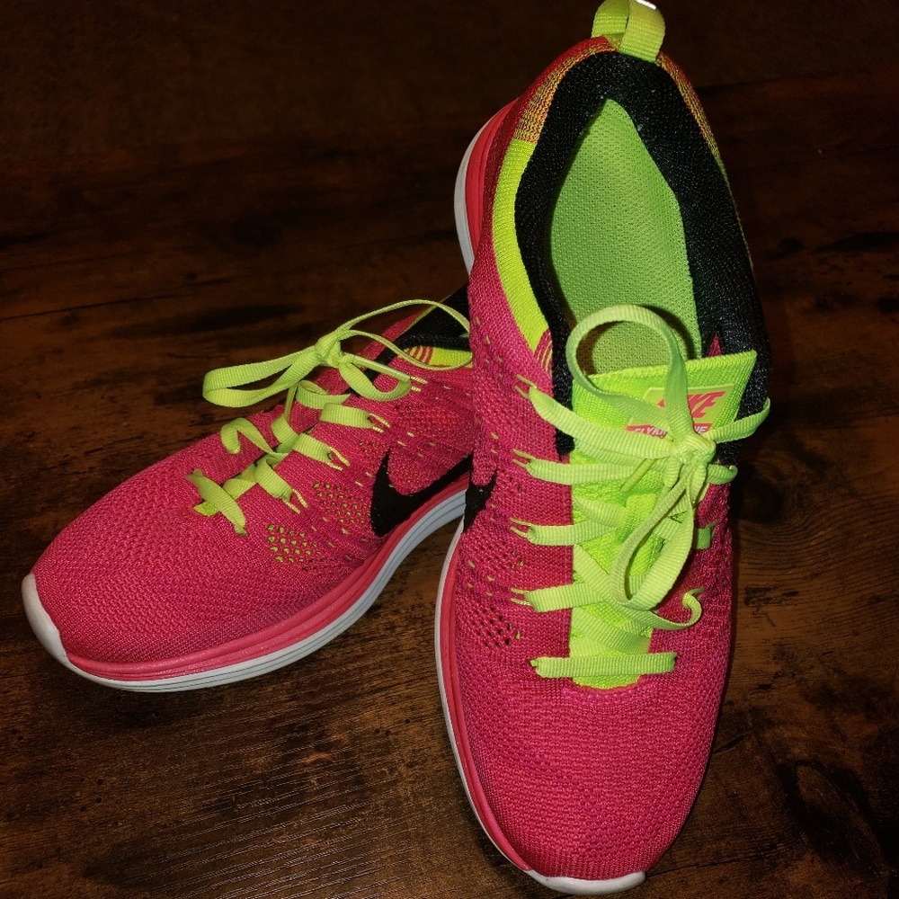 Nike FlyKnit Sneakers